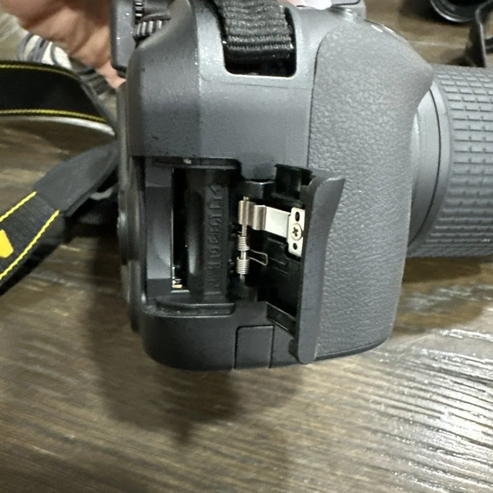 Nikon D3400 DSLR Camera with Additional Lenses and Accessories EUC TESTED WORKIN